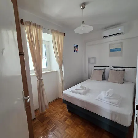 Apartment Penelope, Rustic Next To The Walls