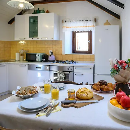 Penelope, Rustic Next To The Walls Apartament *