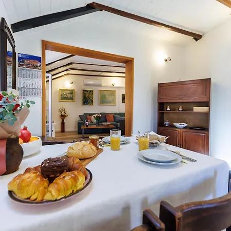 Penelope, Rustic Next To The Walls Apartament *