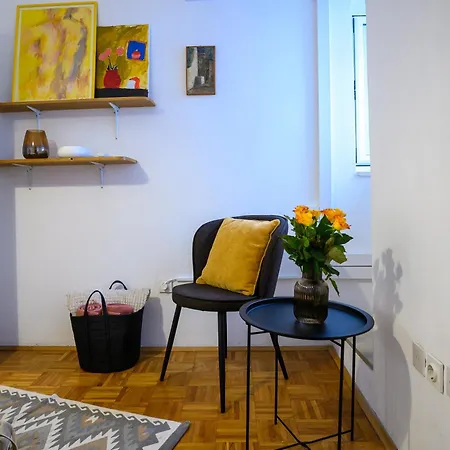 Penelope, Rustic Next To The Walls * Dubrownik