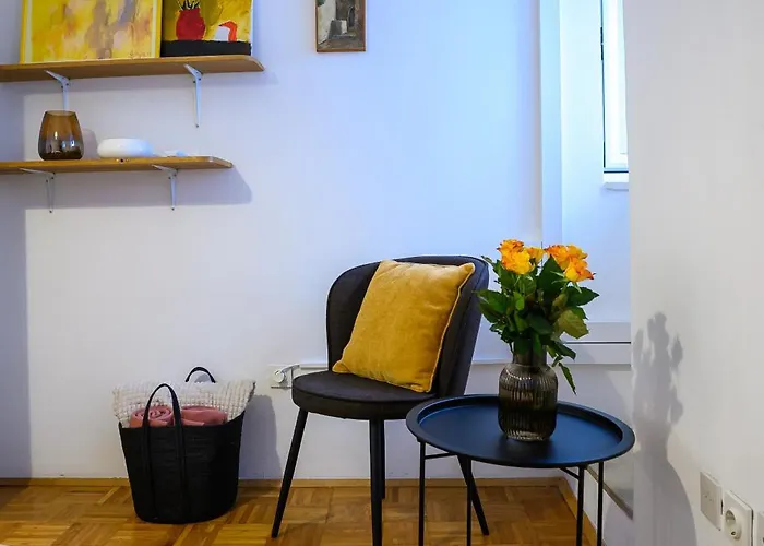 Penelope, Rustic Next To The Walls * 杜布罗夫尼克