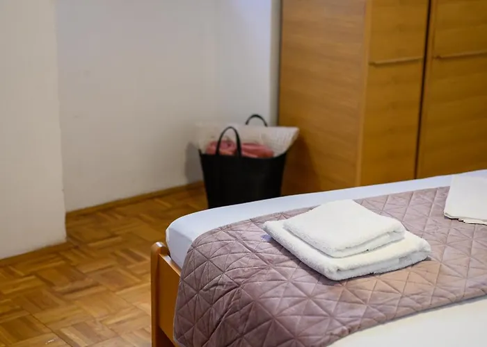 Penelope, Rustic Next To The Walls 公寓 *