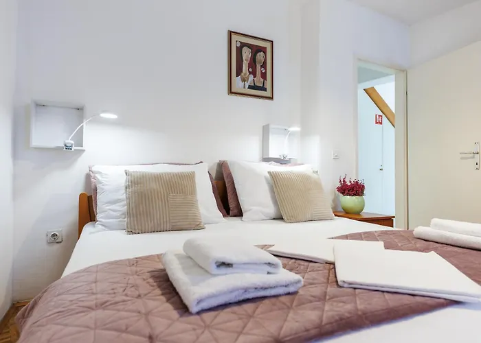 Penelope, Rustic Next To The Walls * 杜布罗夫尼克