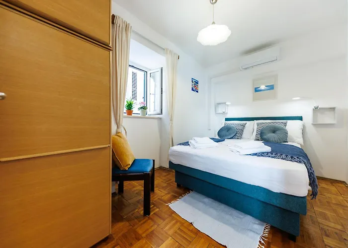 Penelope, Rustic Next To The Walls 公寓