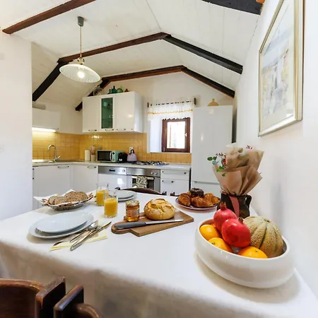 Penelope, Rustic Next To The Walls *