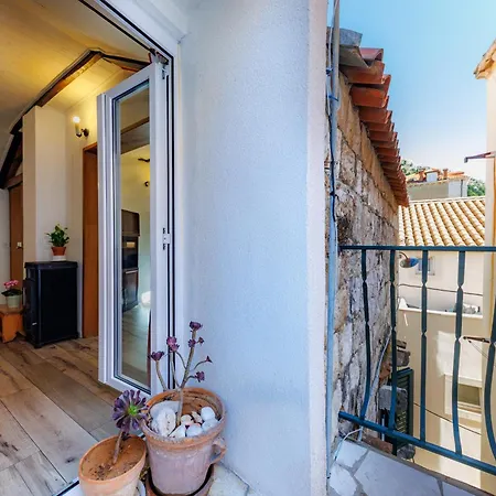 Penelope, Rustic Next To The Walls Appartement